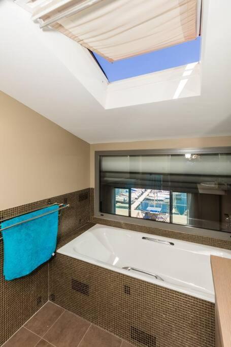 Appartement Sublime Pepite Vieux Port 2p Vue Imprenable *